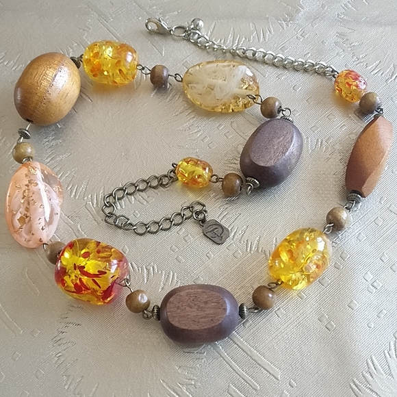 Faux Amber necklace by You&I - Picture 5 of 5